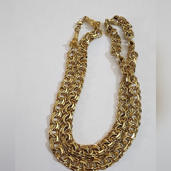 Elegant Gold Chain Necklace - Picture 5 of 6